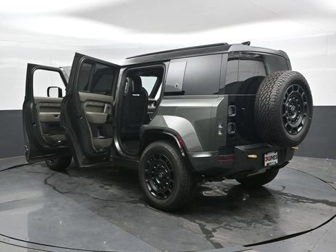 Used 2025 Land Rover Defender 110 AWD/4WD image 49