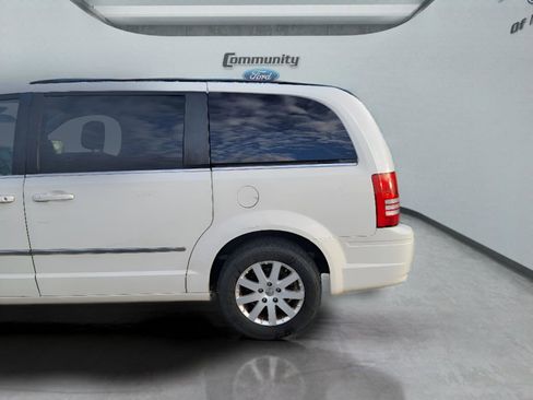 Used 2010 Chrysler Town & Country Touring Plus w/ Premium Group image 6
