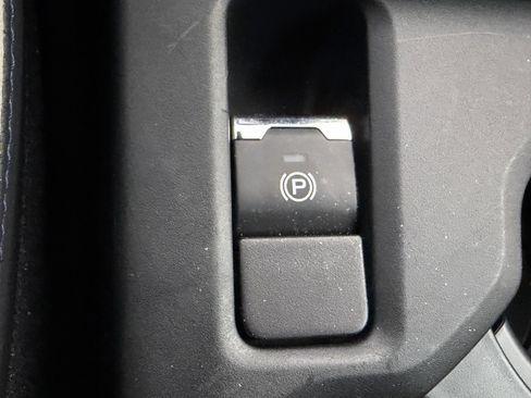 Used 2025 Subaru Forester Limited AWD/4WD image 27