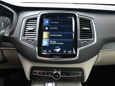 Used 2020 Volvo XC90 T6 Momentum w/ Protection Package Premier AWD/4WD image 13
