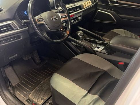 Used 2020 Kia Telluride LX AWD/4WD image 2
