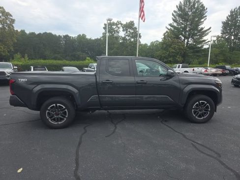 Used 2025 Toyota Tacoma TRD Sport AWD/4WD image 9