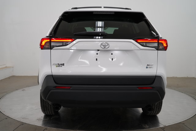 Used 2025 Toyota RAV4 XLE AWD/4WD image 6