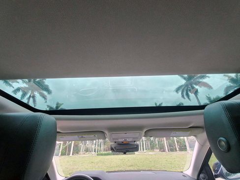 Used 2020 Land Rover Range Rover Evoque SE image 26