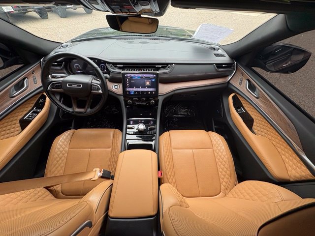 Used 2023 Jeep Grand Cherokee Summit AWD/4WD image 28
