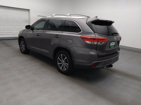 Used 2018 Toyota Highlander XLE FWD image 3