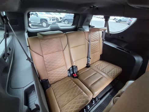 Used 2022 Cadillac Escalade ESV Premium Luxury AWD/4WD image 29