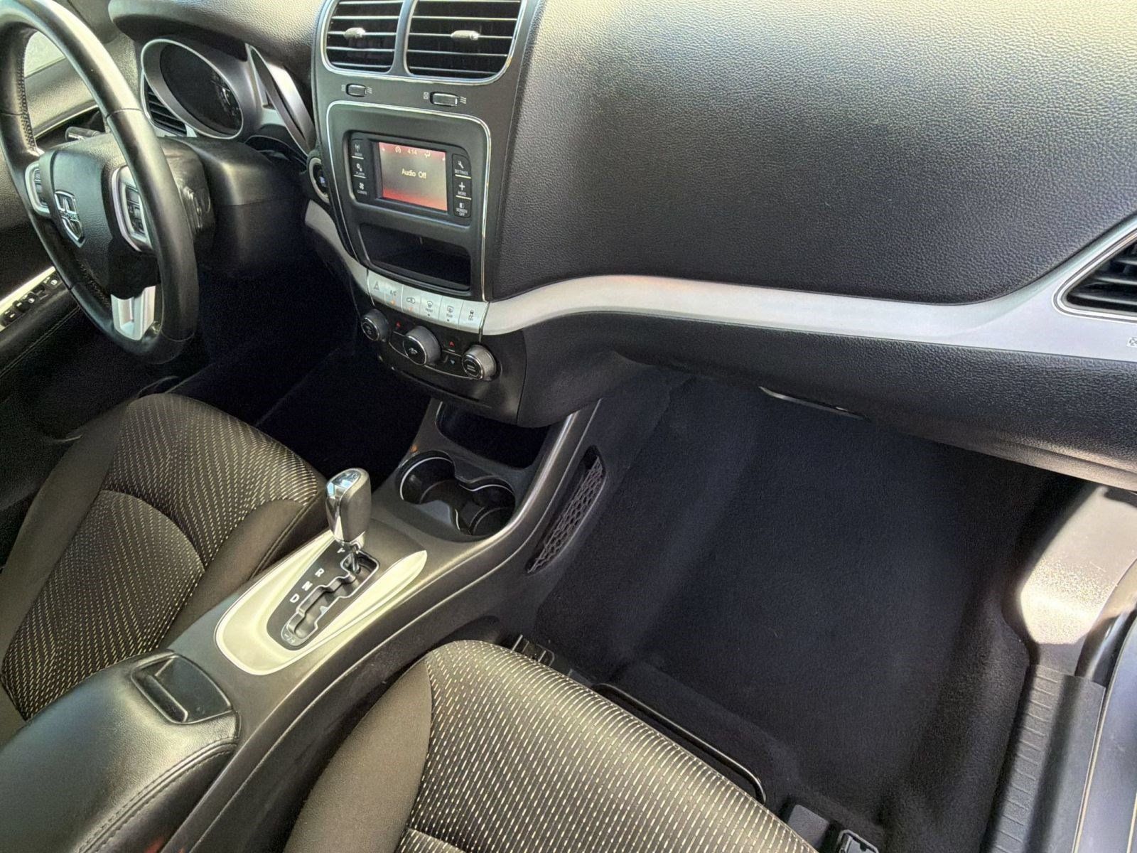 Used 2020 Dodge Journey SE w/ SE Popular Equipment Group FWD image 30