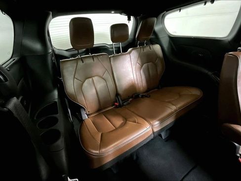 Used 2020 Chrysler Pacifica Limited w/ Tire & Wheel Group image 28