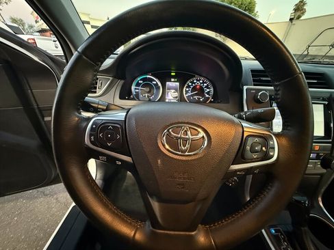 Used 2016 Toyota Camry XLE w/ Moonroof Package FWD image 21