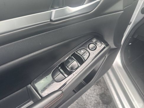 Used 2024 Nissan Altima 2.5 SR FWD image 15