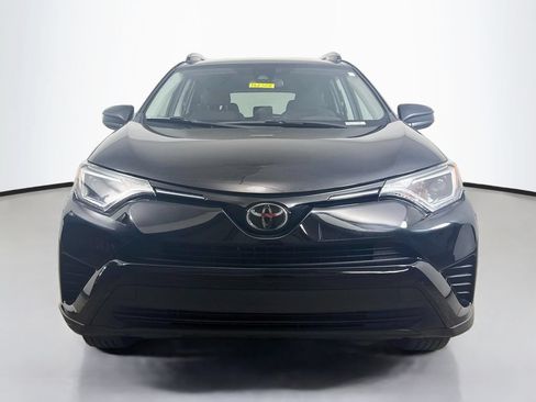 Certified 2018 Toyota RAV4 LE FWD image 2