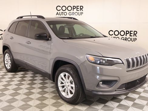 Used 2022 Jeep Cherokee Latitude Lux AWD/4WD image 1