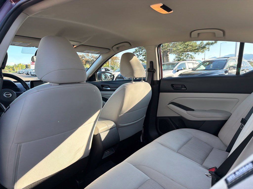 Used 2025 Nissan Altima 2.5 SV FWD image 21