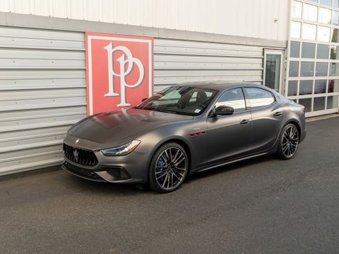 Used 2022 Maserati Ghibli Trofeo image 38