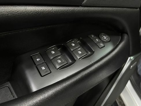 Used 2018 Cadillac Escalade Premium Luxury image 18