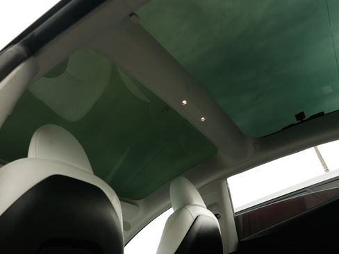Used 2023 Tesla Model 3 Standard Range RWD image 29