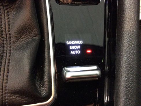 Used 2025 Jeep Compass Limited w/ Elite Group image 28