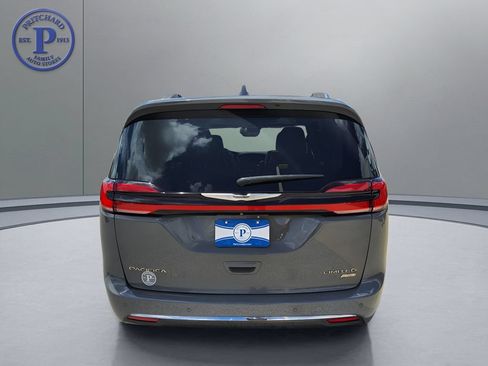 Used 2021 Chrysler Pacifica Limited w/ Premium & Safety Sphere Group AWD/4WD image 6