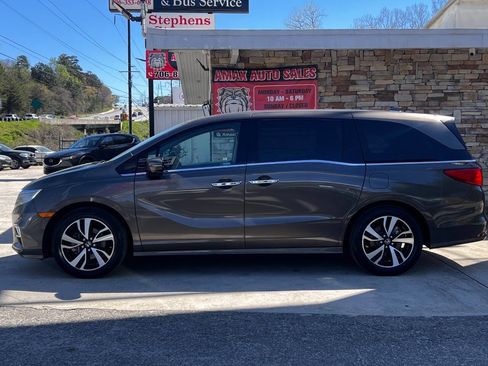 Used 2018 Honda Odyssey Elite image 3