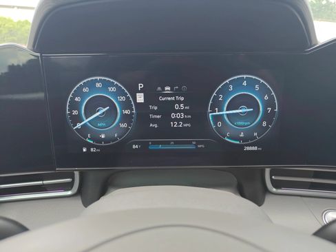 Used 2024 Hyundai Elantra SEL w/ Convenience Package FWD image 9