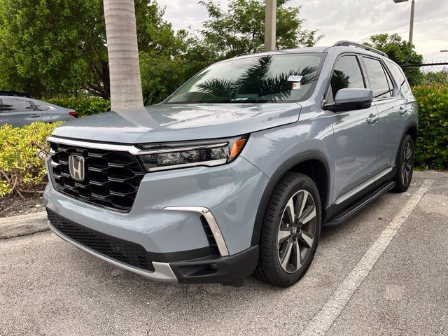 Used 2023 Honda Pilot Touring image 3