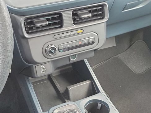 Certified 2025 Ford Maverick XL FWD image 27