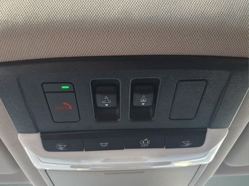 Certified 2025 Nissan Rogue Platinum AWD/4WD image 27