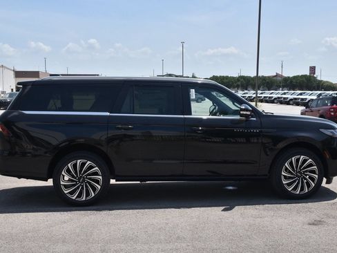 New 2027 Lincoln Navigator L Black Label AWD/4WD image 5