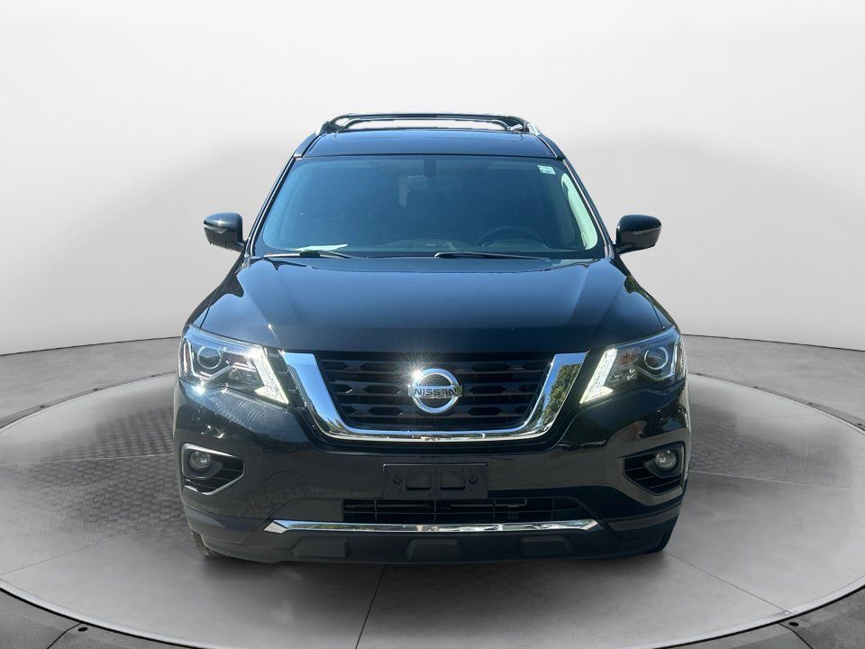 Used 2019 Nissan Pathfinder Platinum AWD/4WD image 2