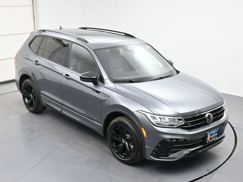 Used 2024 Volkswagen Tiguan SE R-Line AWD/4WD image 33