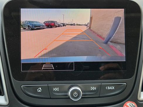 Used 2025 Chevrolet Malibu LT FWD image 16