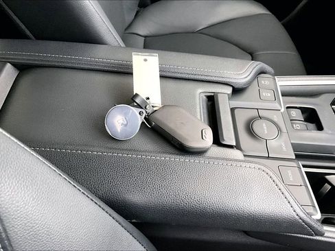 Used 2025 Toyota Grand Highlander FWD image 13