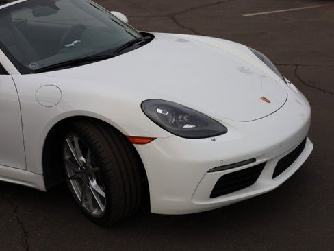 Used 2019 Porsche 718 Boxster image 10