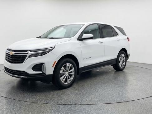 Used 2025 Chevrolet Equinox LT FWD image 3