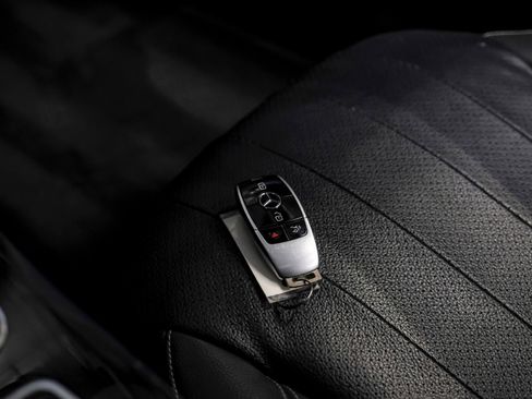 Used 2017 Mercedes-Benz E 300 image 59