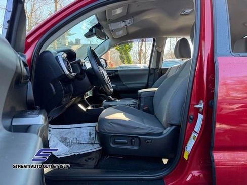 Used 2021 Toyota Tacoma SR5 image 31