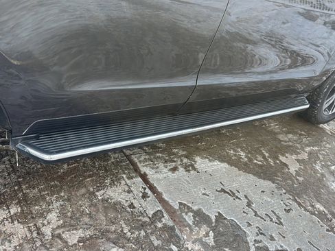 Used 2023 Ford Expedition XLT image 48