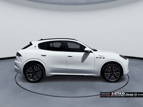 Used 2023 Maserati Grecale Modena AWD/4WD image 4