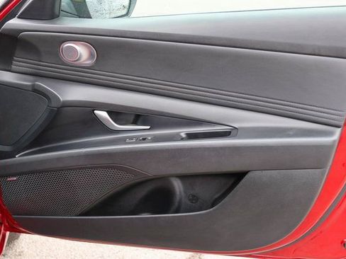 Used 2024 Hyundai Elantra Limited image 14