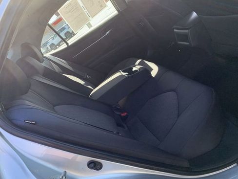 Used 2018 Toyota Camry LE image 12