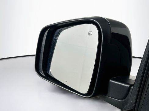 Used 2025 Dodge Durango GT RWD image 16