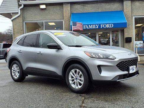 Certified 2022 Ford Escape SE w/ Cold Weather Package image 1