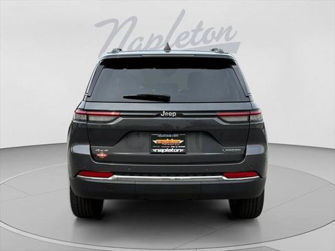 Certified 2023 Jeep Grand Cherokee Laredo AWD/4WD image 4