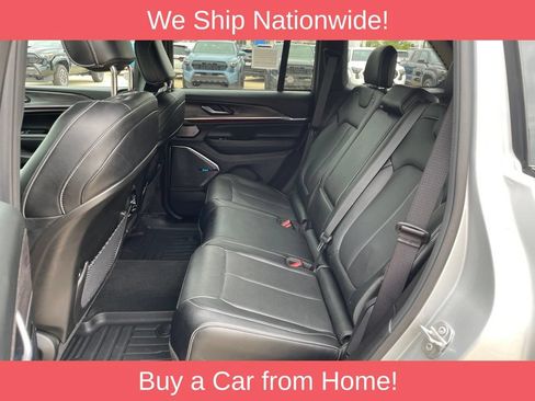 Used 2022 Jeep Grand Cherokee Overland AWD/4WD image 11