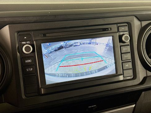 Used 2018 Toyota Tacoma SR w/ SR Convenience Package image 19