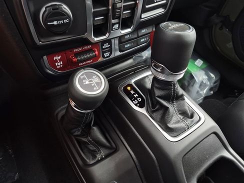 New 2026 Jeep Gladiator Rubicon AWD/4WD image 24