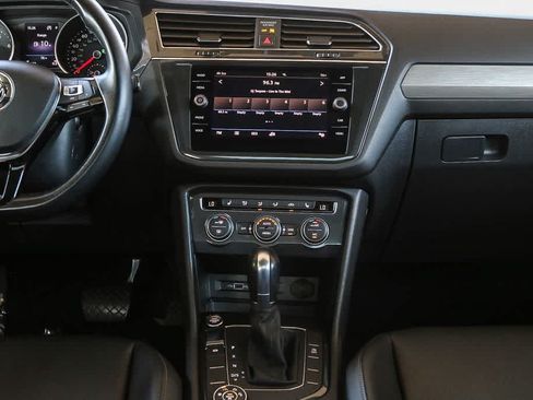 Used 2019 Volkswagen Tiguan SE w/ Panoramic Sunroof Package AWD/4WD image 14
