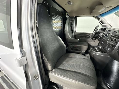 Used 2022 Chevrolet Express 2500 w/ Driver Convenience Package image 31