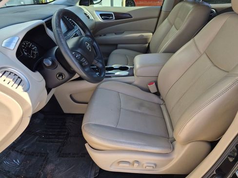 Used 2017 Nissan Pathfinder Platinum image 17